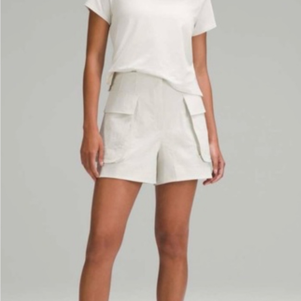 lululemon athletica Women's stone Cargo Shorts
